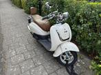 Leuke retro IVA scooter kleur wit incl. hoes, slot en helm, Gebruikt, Benzine, Ophalen, Overige merken
