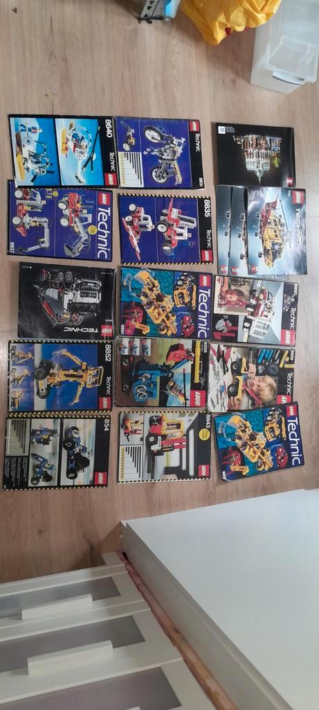 Lego technic pqrtij boekjes collectie verzameling 10297 zgan, Kinderen en Baby's, Speelgoed | Duplo en Lego, Zo goed als nieuw