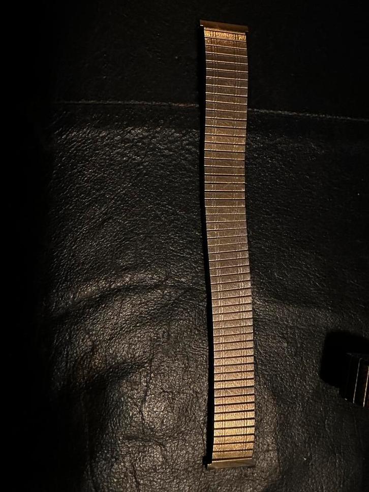 Horlogebandje rekbaar zilverkleurig 20mm en 17cm lang, Sieraden, Tassen en Uiterlijk, Armbanden, Zo goed als nieuw, Staal, Zilver