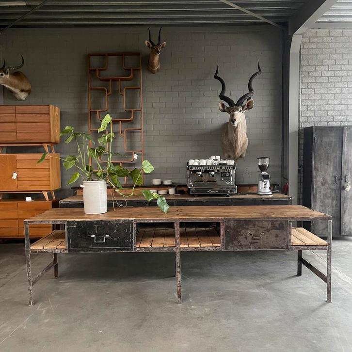 Grote oude stalen werkbank, toonbsnk, keukeneiland, Antiek en Kunst, Curiosa en Brocante, Ophalen