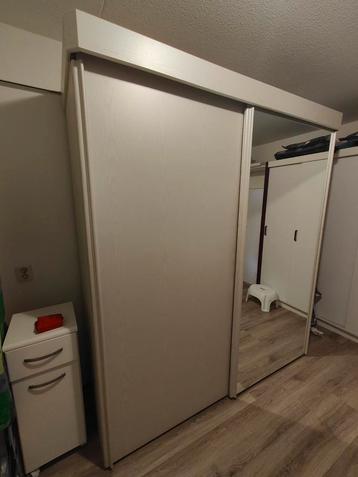 Diverse kasten - kast beschikbaar voor biedingen