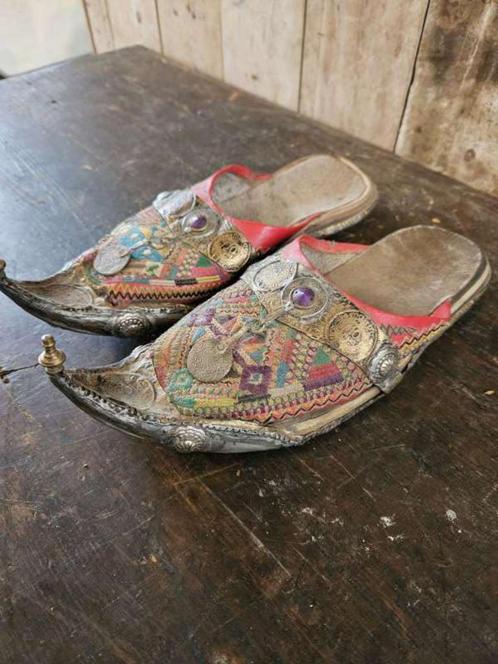 antieke marokkaanse muiltjes ``WOONWINKEL RUSTIEK``, Antiek en Kunst, Antiek | Kleding en Accessoires, Ophalen of Verzenden