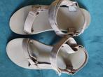 Teva maat 41 beige creme, Beige, Zo goed als nieuw, Sandalen of Muiltjes, Ophalen of Verzenden