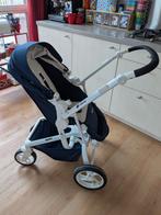 Mooie wit/blauwe wandelwagen van Qtus, Kinderen en Baby's, Kinderwagens en Combinaties, Verstelbare duwstang, Zo goed als nieuw