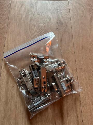 4x Ikea BJÖRKÖVIKEN (Besta) deuren 60x64 cm + scharnieren - afbeelding 2