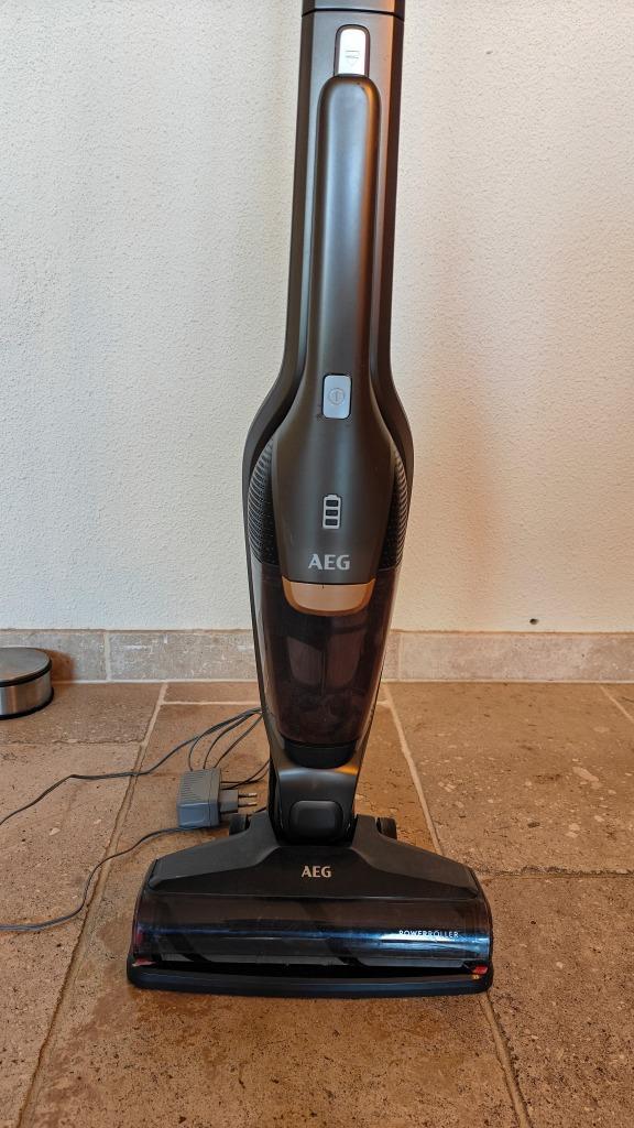 AEG QX8 X Power Draadloze Stofzuiger, Witgoed en Apparatuur, Stofzuigers, Gebruikt, Stofzuiger, Minder dan 1200 watt, Reservoir