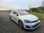 Volkswagen Golf 7 GTI Performance (AmbiLight) (Unieke Parel), 65 €/maand, Stof, Zwart, 4 cilinders