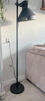 Industriële vloerlamp, Huis en Inrichting, Lampen | Vloerlampen, Ophalen of Verzenden, Zo goed als nieuw, Metaal, 150 tot 200 cm