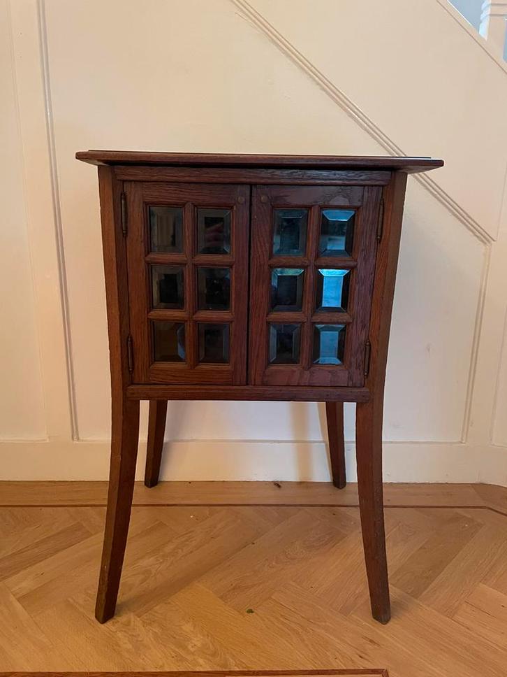 Antiek kastje met roede raampjes, Huis en Inrichting, Kasten | Buffetkasten, Gebruikt, Minder dan 100 cm, Minder dan 50 cm, 25 tot 50 cm