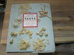 Antonio Carluccio's Pasta (hardcover), Boeken, Kookboeken, Nieuw, Ophalen of Verzenden, Italië