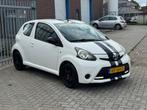 Toyota Aygo 1.0 VVT-i Comfort White Black Racing Edition! Ai, Euro 5, Stof, Gebruikt, Zwart