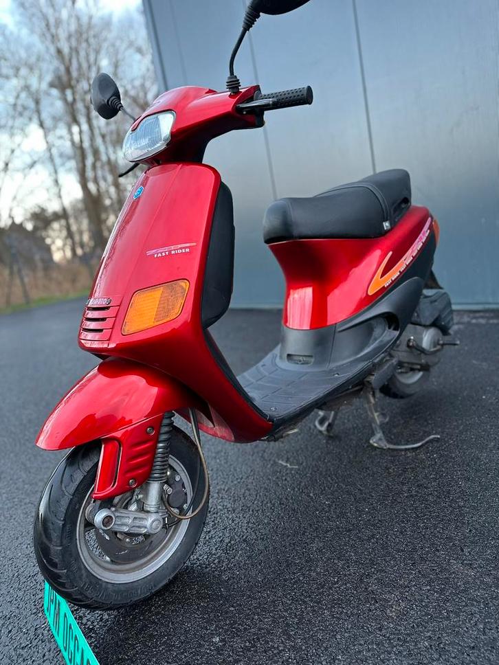 Piaggio zip 50cc 2t fastrider | Nieuwstaat | Mono SP editie, Fietsen en Brommers, Brommers | Tuning en Styling, Zo goed als nieuw