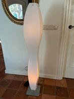Design vloerlamp Ondalina Marset ontwerp Christophe Mathieu, Ophalen of Verzenden, Zo goed als nieuw, Kunststof, 100 tot 150 cm