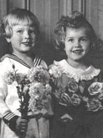 960381	Vintage	Meisje	Jongen	Hartelijk Gefeliciteerd	 Postze, Verzamelen, Ansichtkaarten | Nederland, 1940 tot 1960, Gelopen, Ophalen of Verzenden