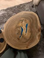Houten bijzettafels met blauwe accenten (epoxy), Rond, 55 tot 75 cm, Zo goed als nieuw, Hout