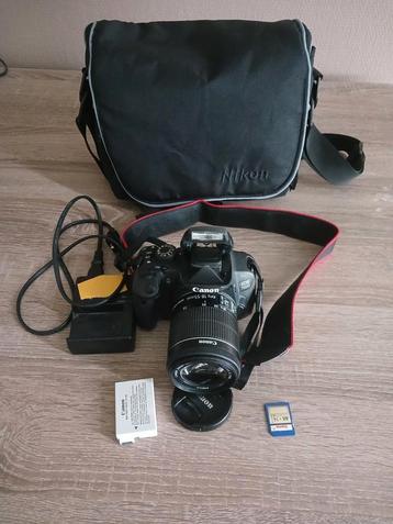 Canon EOS 700D Spiegelreflexcamera met Tas beschikbaar voor biedingen