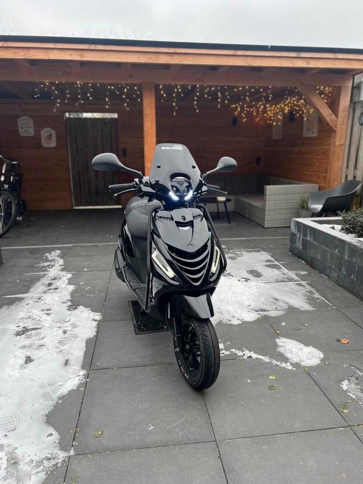 Piaggio Zip iGet 2024, Fietsen en Brommers, Scooters | Piaggio, Zo goed als nieuw, Zip, Maximaal 45 km/u, Benzine, Ophalen