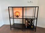 Stellingkast Vittsjö Ikea zwartbruin glas 100x93 cm, Huis en Inrichting, Ophalen of Verzenden, Zo goed als nieuw, 25 tot 50 cm