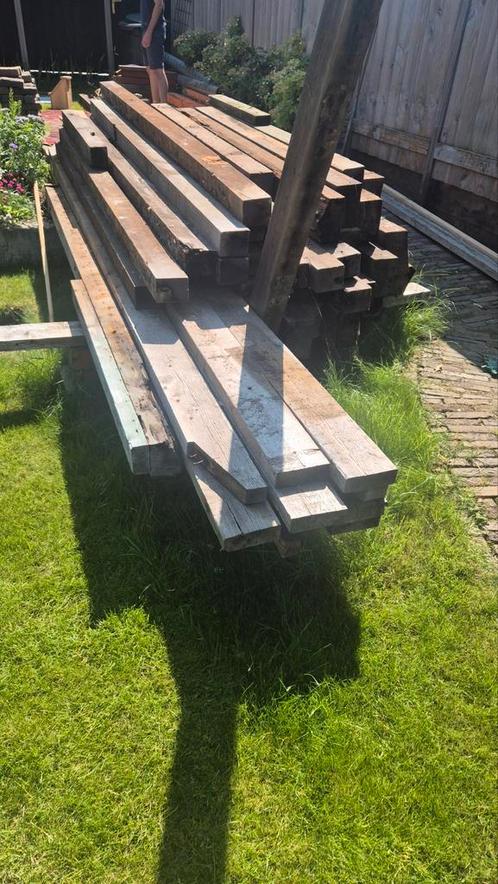 Grote partij oude grenen vloerbalken en ruwe vuren balken, Doe-het-zelf en Verbouw, Hout en Planken, Gebruikt, Ophalen
