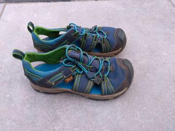 Teva waterschoenen, sandalen maat 32-33 beschikbaar voor biedingen
