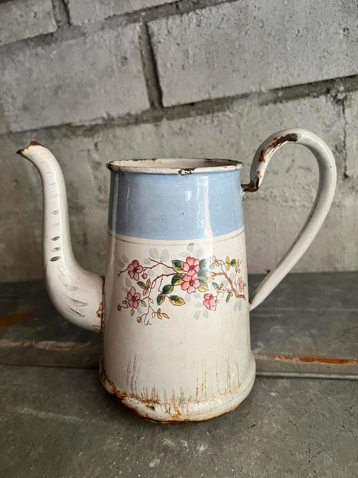 Emaille koffiepot met bloemen en blauwe rand, Antiek en Kunst, Antiek | Emaille, Ophalen