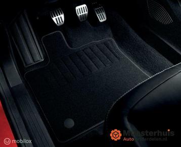 Mattenset origineel Renault Captur II R8201711343 beschikbaar voor biedingen