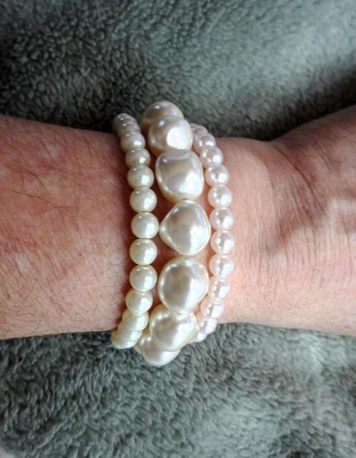 3 Parel armbanden (kunststof) kralen, Sieraden, Tassen en Uiterlijk, Armbanden, Gebruikt, Kunststof of Plastic, Wit, Verzenden