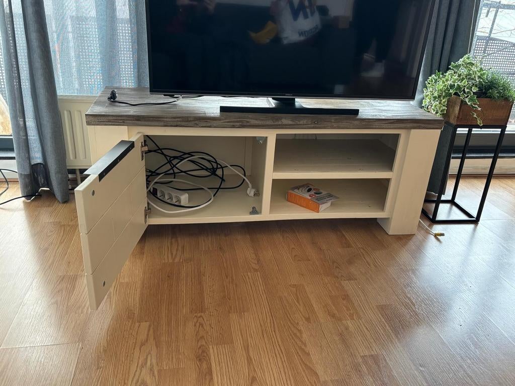 Tv meubel, Huis en Inrichting, Kasten | Televisiemeubels, 100 tot 150 cm, Ophalen of Verzenden, Zo goed als nieuw, Minder dan 100 cm