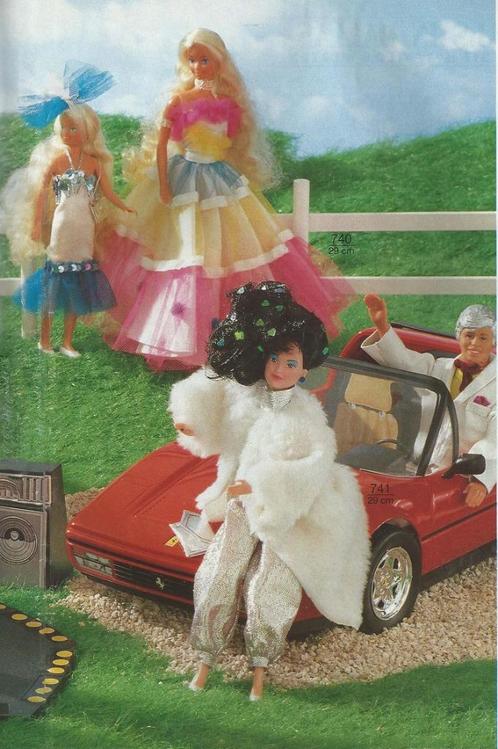 Kledingpatronen Barbie en Skipper: avondjurken en bontjas, Kinderen en Baby's, Speelgoed | Poppen, Zo goed als nieuw, Barbie, Ophalen of Verzenden