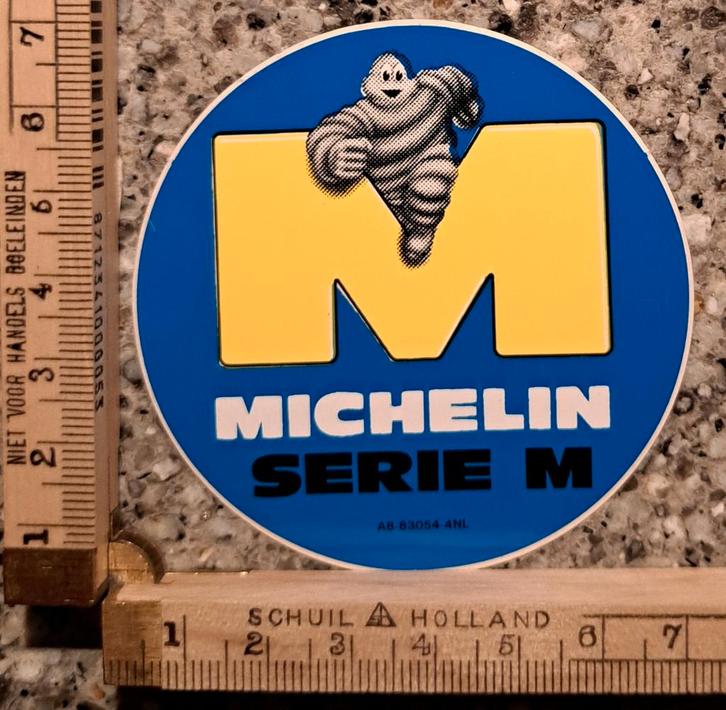 Vintage sticker Michelin mannetje autoband Serie M, Verzamelen, Stickers, Zo goed als nieuw, Ophalen of Verzenden