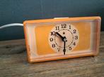 Vintage jaren 70 oranje HEMA wekker met alarm.prima werkend., Antiek en Kunst, Antiek | Klokken, Ophalen of Verzenden