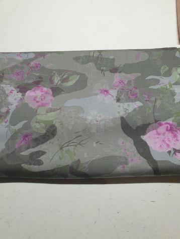 Bengaline grijs flowers (136) beschikbaar voor biedingen