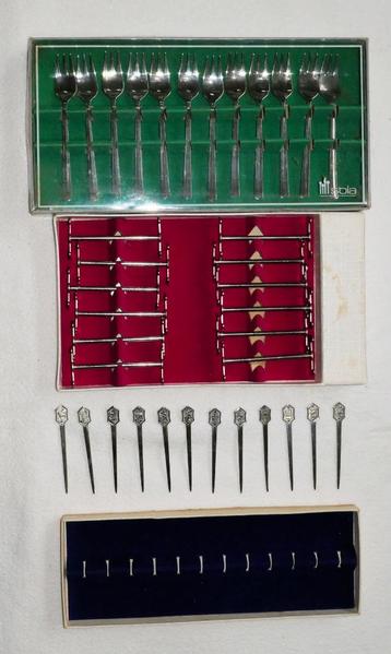 Sola vorkjes, messenleggers en sterrenbeeld-cocktailprikkers beschikbaar voor biedingen