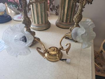 vintage wandlamp metaal met glazen kelken beschikbaar voor biedingen