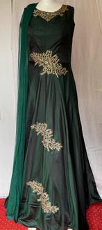 Donker-Groene Jurk met Gouden Details, Maat 38/40 (M), Nieuw, Ophalen of Verzenden, Onder de knie