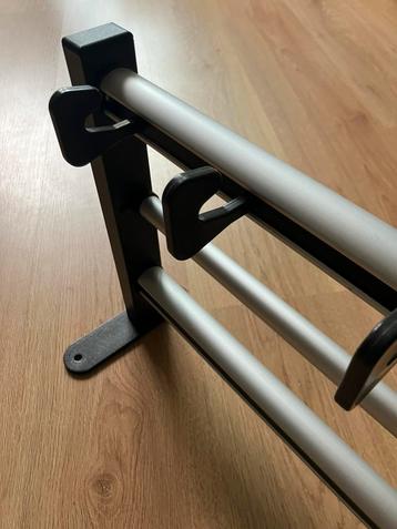 Kapstok inclusief hangers beschikbaar voor biedingen