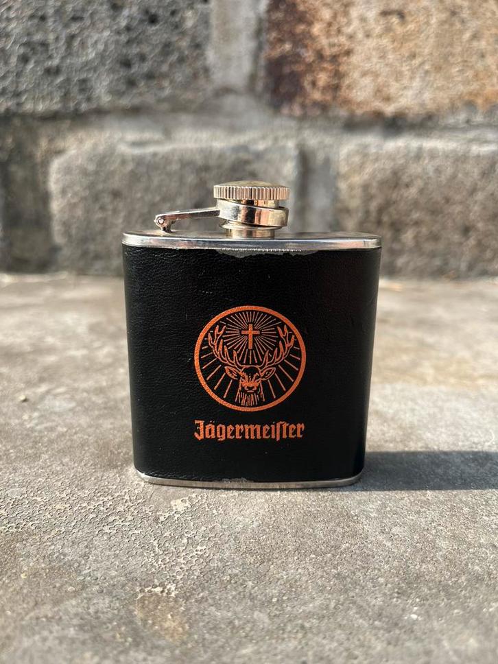 Jägermeister heupfles (3oz) gemaakt van roestvrij staal, Verzamelen, Merken en Reclamevoorwerpen, Zo goed als nieuw, Gebruiksvoorwerp
