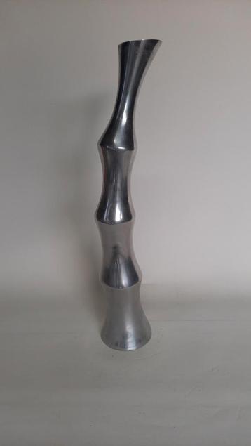 Aluminium bamboe vorm vaas, lees de beschrijving.  beschikbaar voor biedingen
