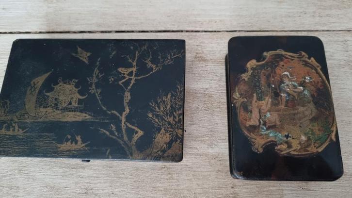 2 antieke Franse papier maché doosjes
handbeschilderd, Antiek en Kunst, Curiosa en Brocante, Ophalen of Verzenden