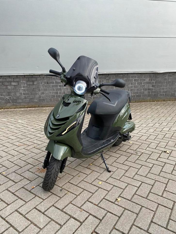Piaggio zip lc 125cc brom, Fietsen en Brommers, Scooters | Piaggio, Ophalen