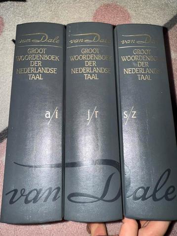 Van Dale Groot Woordenboek der Nederlandse Taal–3-delige set beschikbaar voor biedingen
