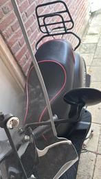 Zwarte Scooter  met rode accenten 29394 km, Ophalen, Gebruikt, Overige modellen, Maximaal 45 km/u