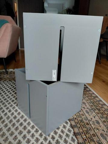2 Kallax inzetstukken grijs ikea beschikbaar voor biedingen