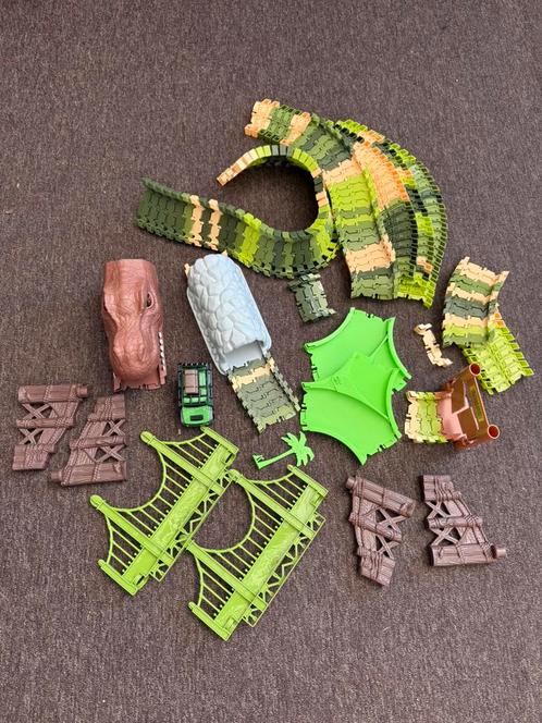 Dinosaurus speelgoed racebaan, Kinderen en Baby's, Speelgoed | Racebanen, Gebruikt, Racebaan, Handmatig, Overige merken, Met looping