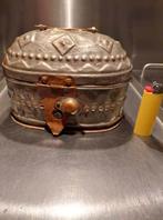 Antiek vis aas koffertje met Franse Lelies, Antiek en Kunst, Ophalen of Verzenden