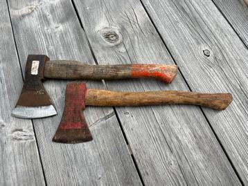 2 handbijlen, lengte 40 cm, 800 en 1kg beschikbaar voor biedingen