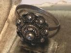 ANTIEKE ZILVER RING VAN KLEDERDRACHT MET ZEEUWSE KNOP, Verzenden, Zilver, Ring