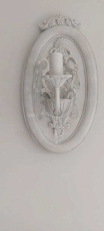 Vintage wandlamp met glazen hangers. beschikbaar voor biedingen
