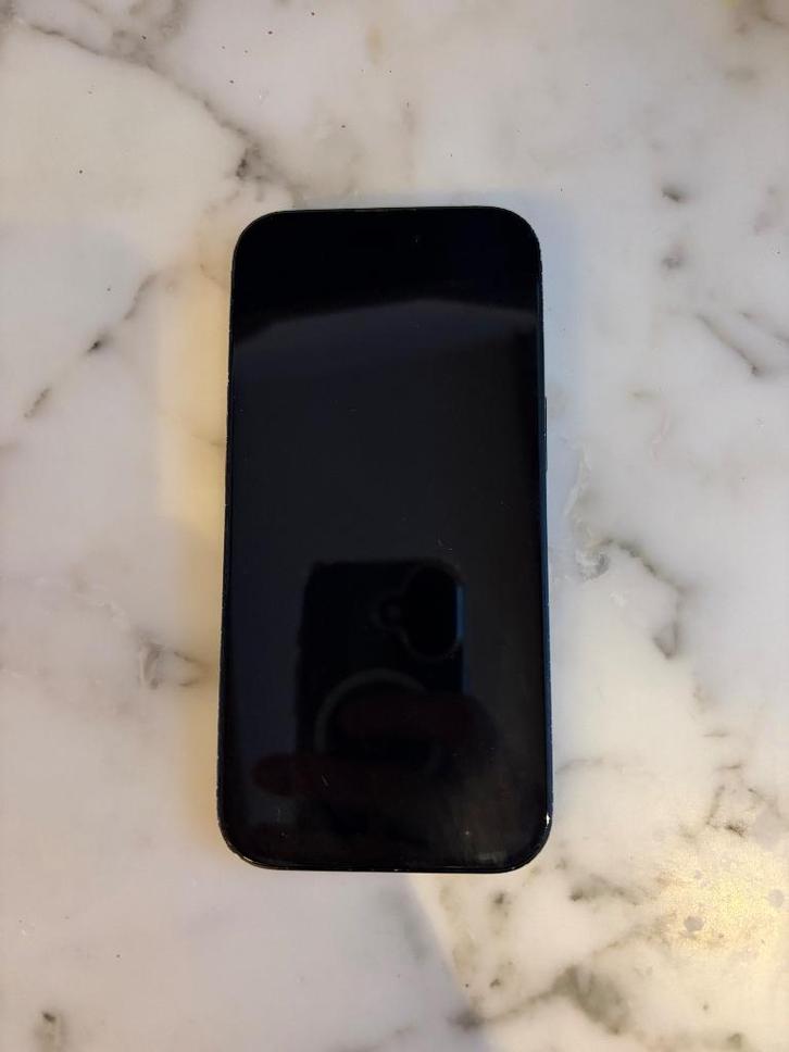 iPhone 15, 128GB (batterij 85%). Valschade op achterkant, Telecommunicatie, Mobiele telefoons | Apple iPhone, Gebruikt, 128 GB