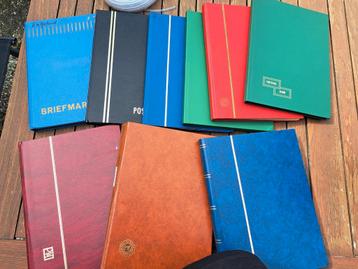 Doos albums postzegels diverse landen wereld opruimdoos  beschikbaar voor biedingen